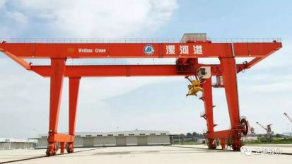   衛(wèi)華起重，飛天入海！